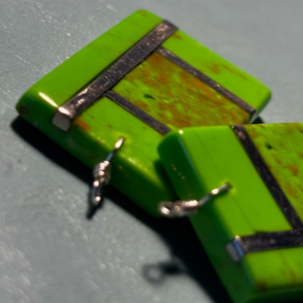 Vintage Southwestern Navajo Lime Green Gaspeite Inlay Rectangular Slab Earrings - Picture 10 of 16